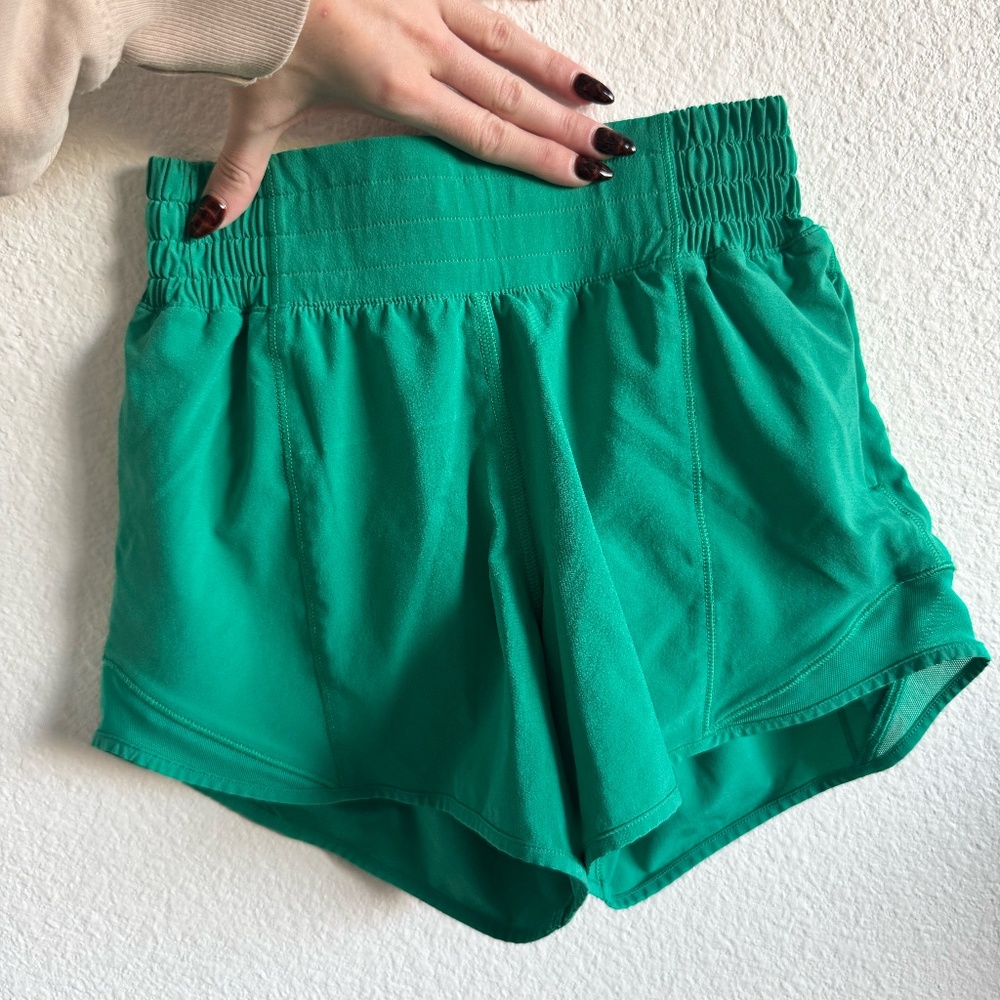 Lululemon Hotty Hot Short 4"